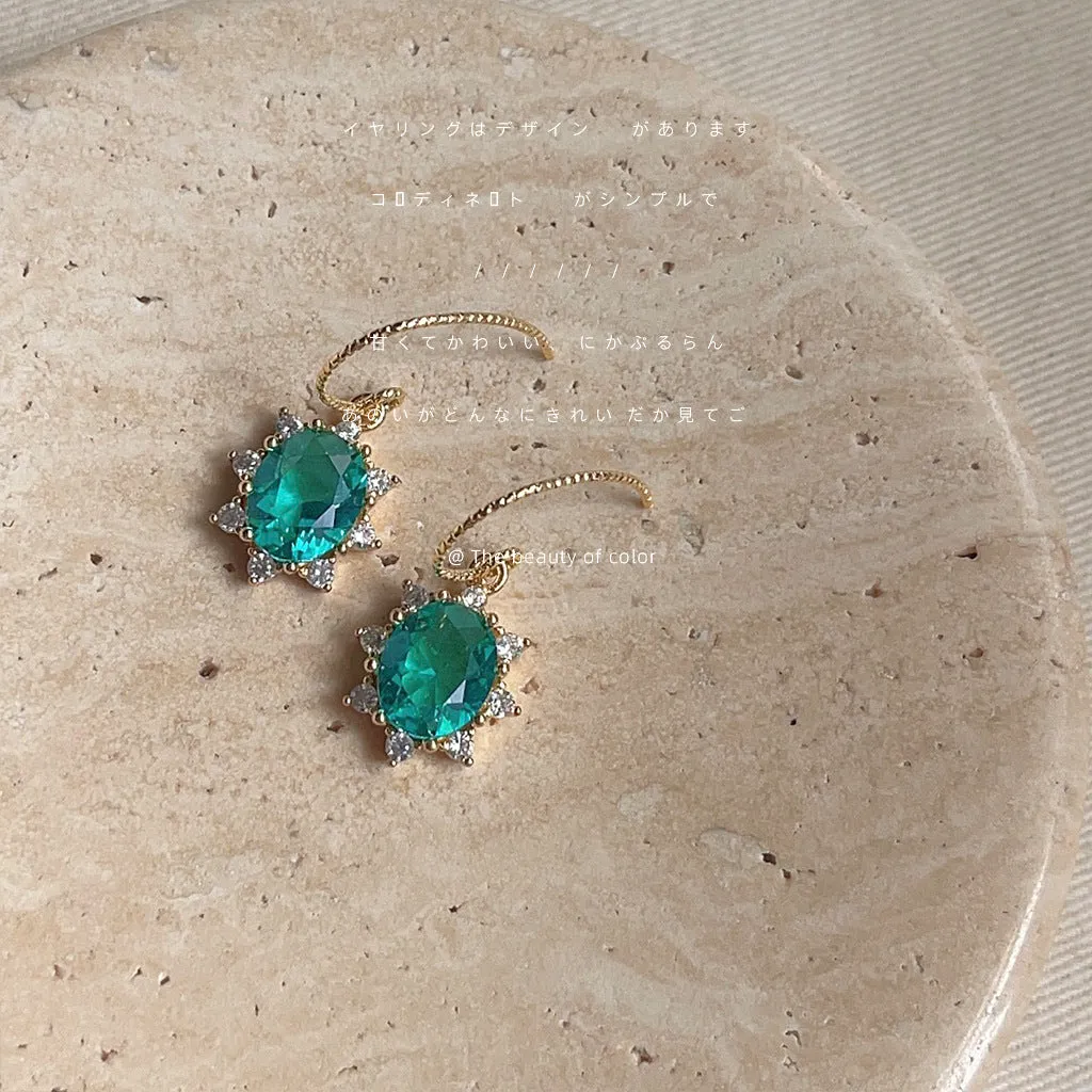 14K Luxury Geometric Earrings with Diamond Cut and Polished Craftsmanship