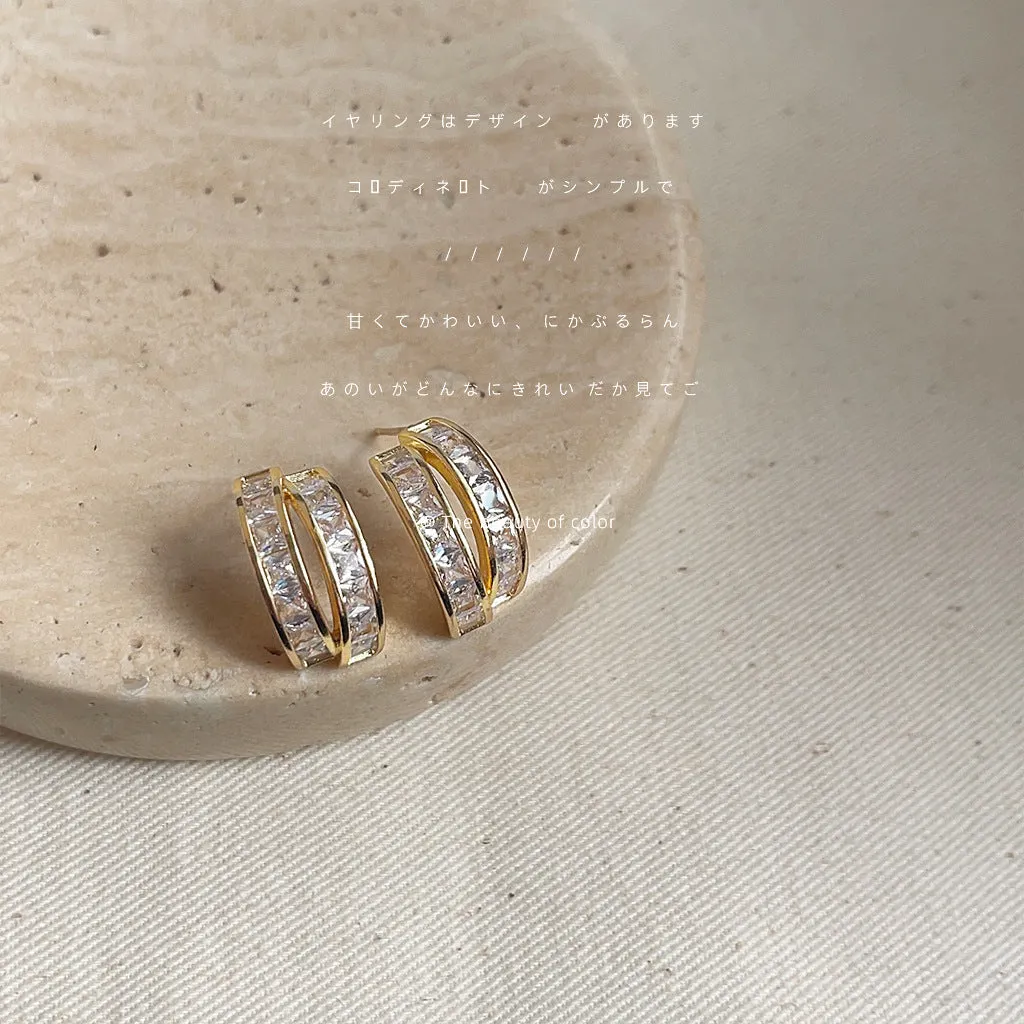 14K Luxury Geometric Earrings with Diamond Cut and Polished Craftsmanship