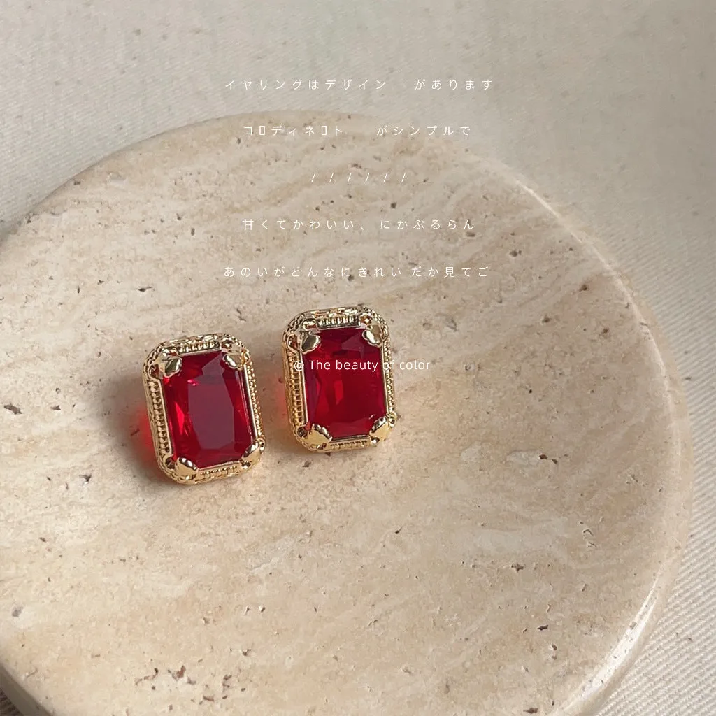14K Luxury Geometric Earrings with Diamond Cut and Polished Craftsmanship