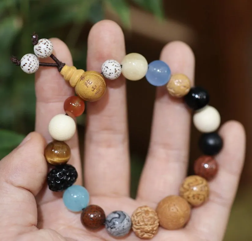 18 Beads Buddhist Bracelet - Retro Design, Unisex, Handmade Craftsmanship