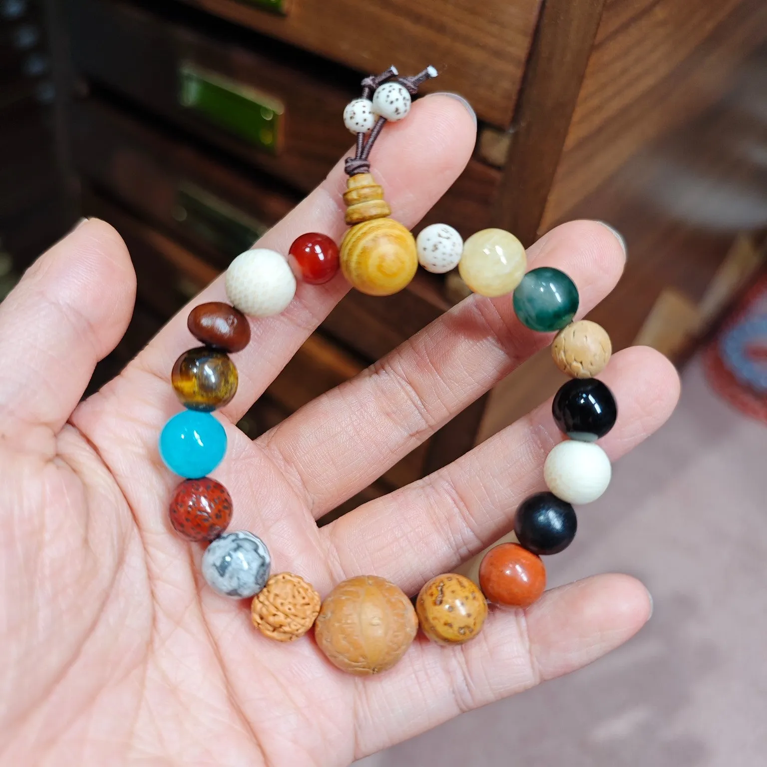 18 Beads Buddhist Bracelet - Retro Design, Unisex, Handmade Craftsmanship
