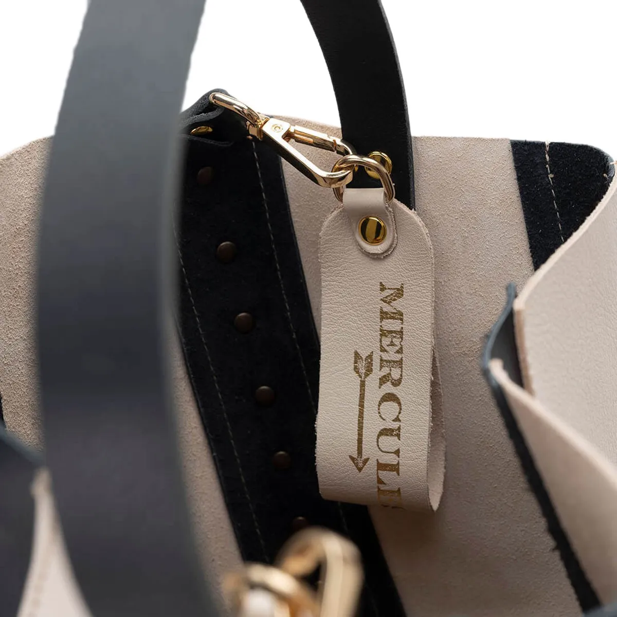 Bucket Twisted Remaches Bone Y Negro