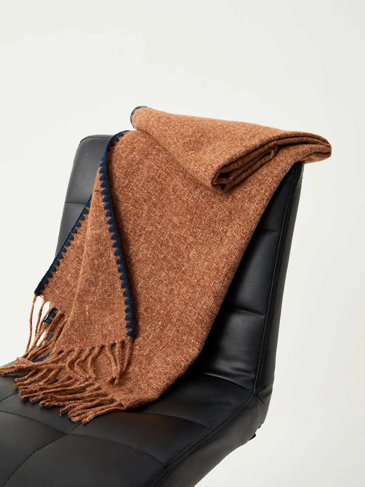 Contrast Trim Graceful Fringed Scarf