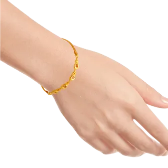Gold Bracelet Design With Intricate Craftsmanship