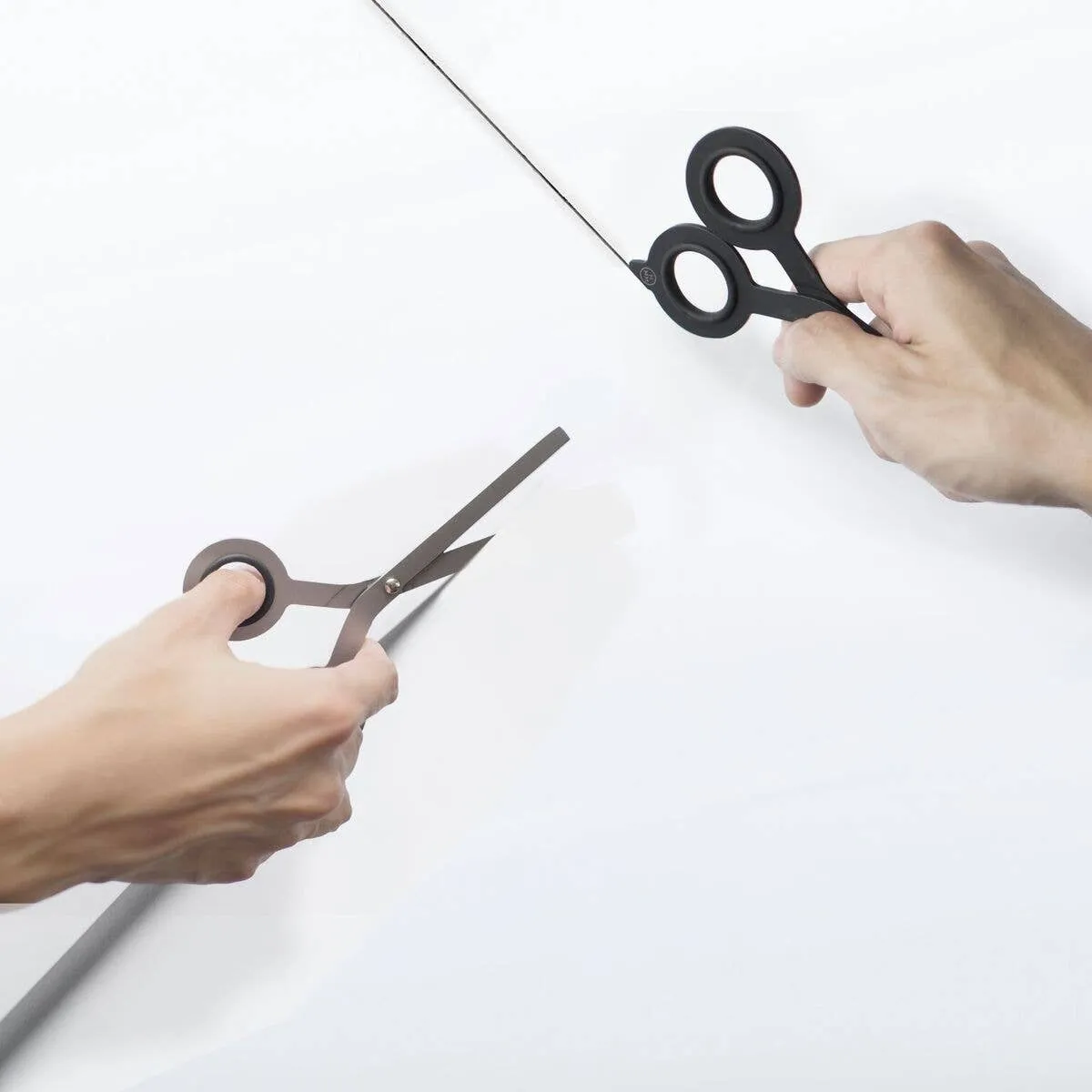 HMM Black Scissors with Base