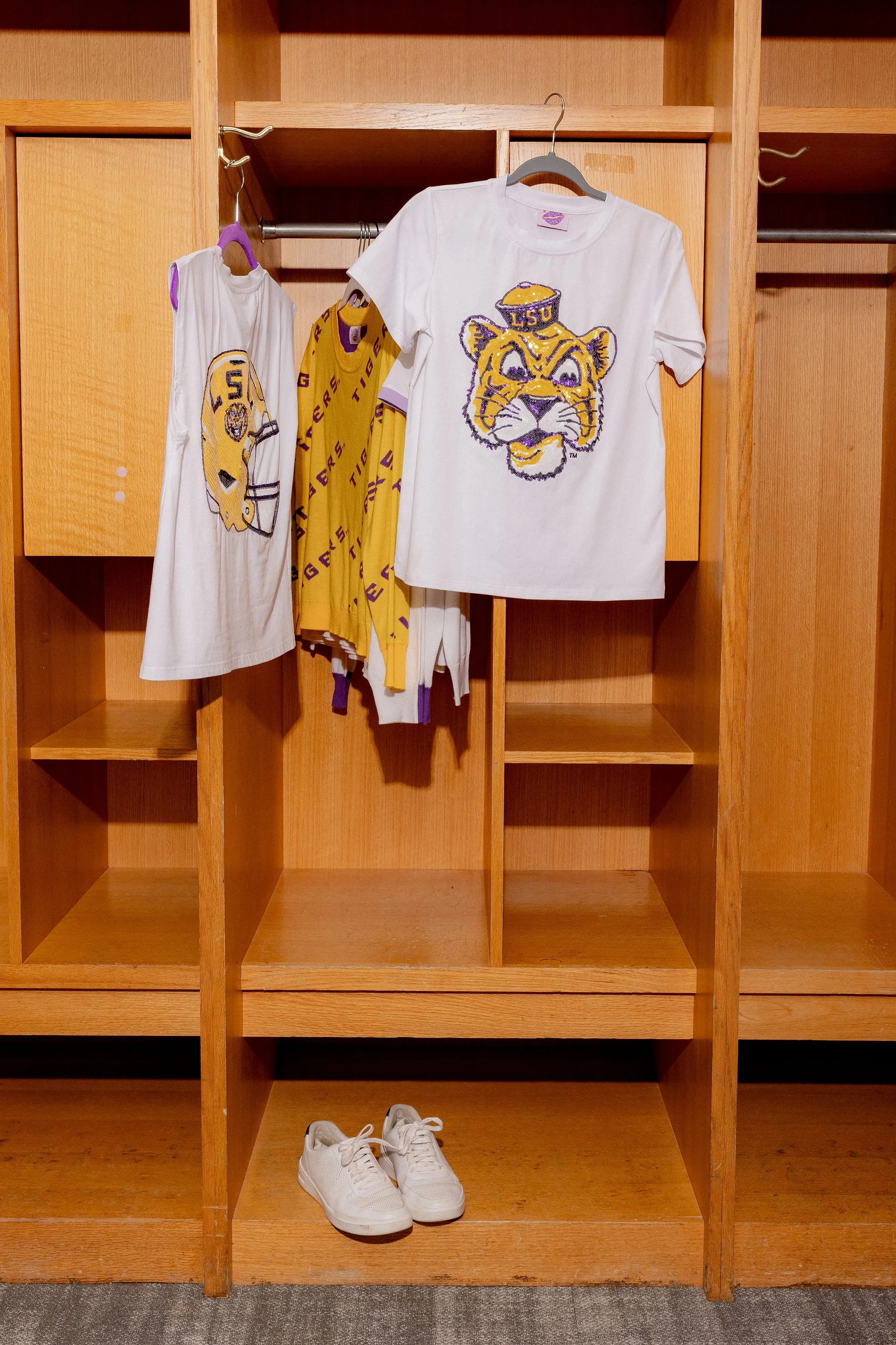 LICENSED HEAD TEE- VINTAGE TIGER