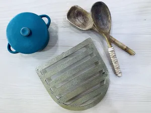 Martha Metal Trivet