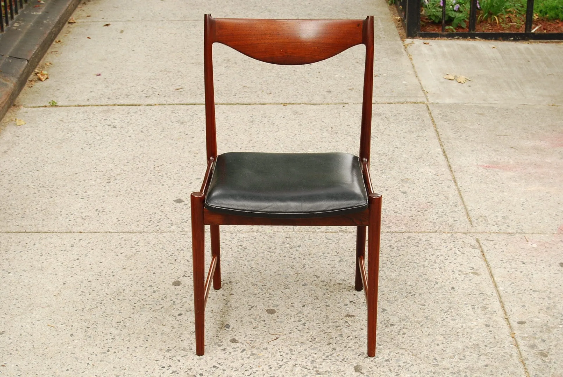 SOLD -- BRUSKBO NORWEGIAN ROSEWOOD DINING SET
