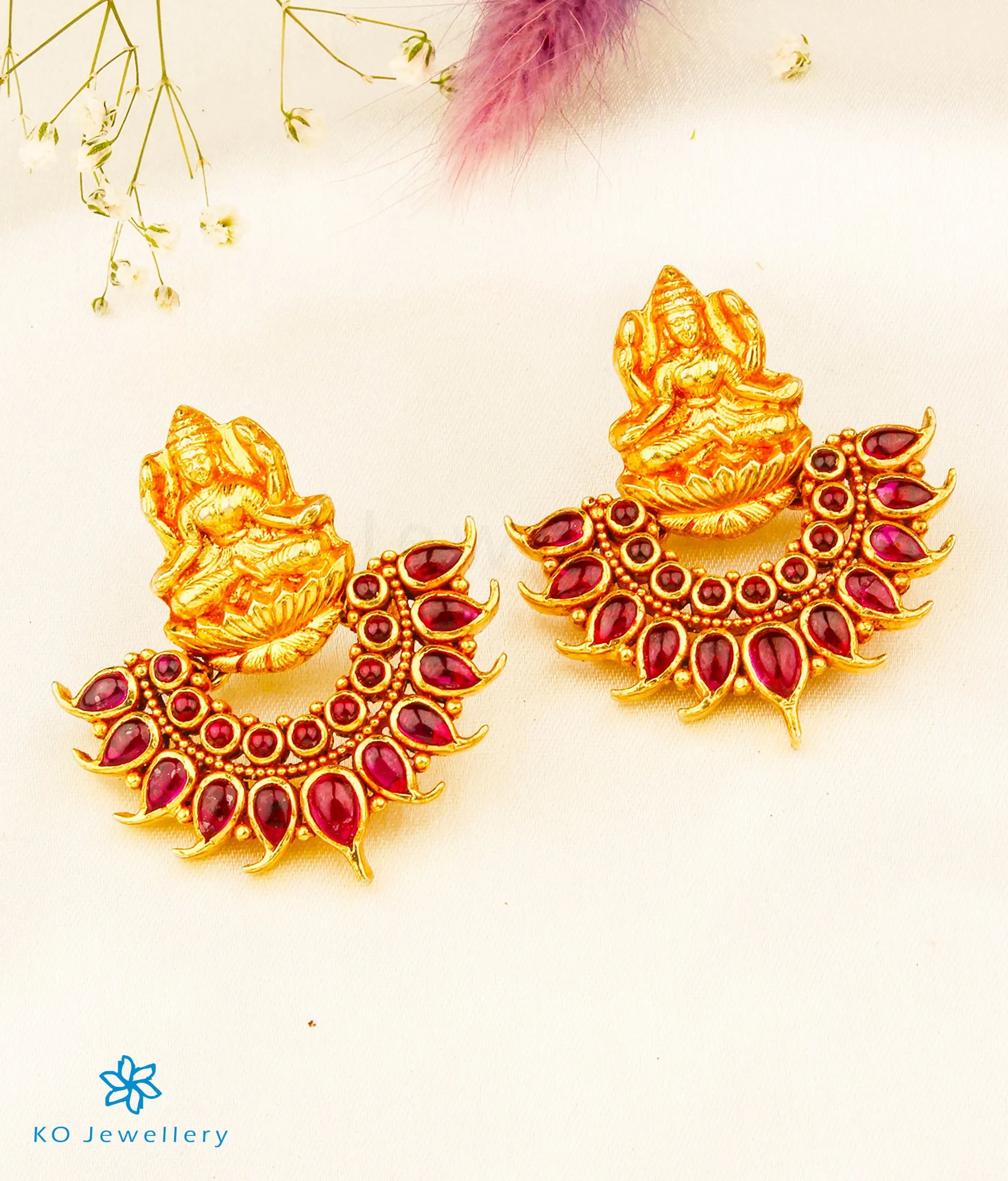 The Shreeja Silver Kempu Pendant Set