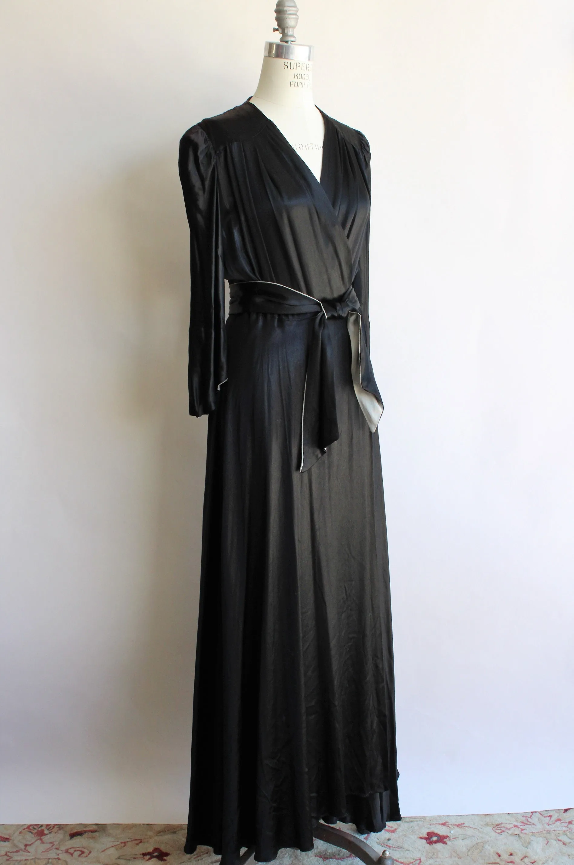 Vintage 1940s Black Silk Satin Dressing Gown